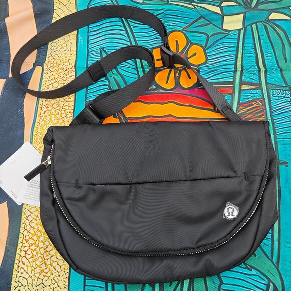 Lululemon silver All Night Festival Bag 5L - Picture 1 of 5